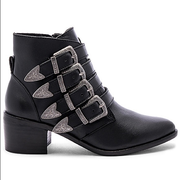 billey buckle bootie